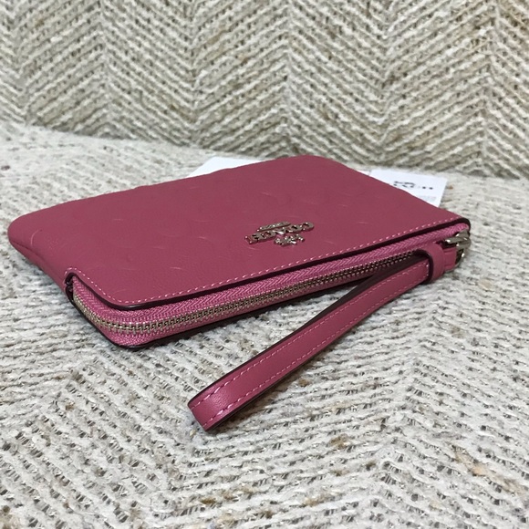 πCoach Leather βCβ Design Wristletπ - Picture 4 of 8